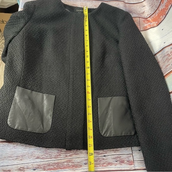 ✨✨Host Pick ✨Talbots Tweed Zip Up Jacket, Faux Leather Pockets, Black Wool Blend - Picture 9 of 11